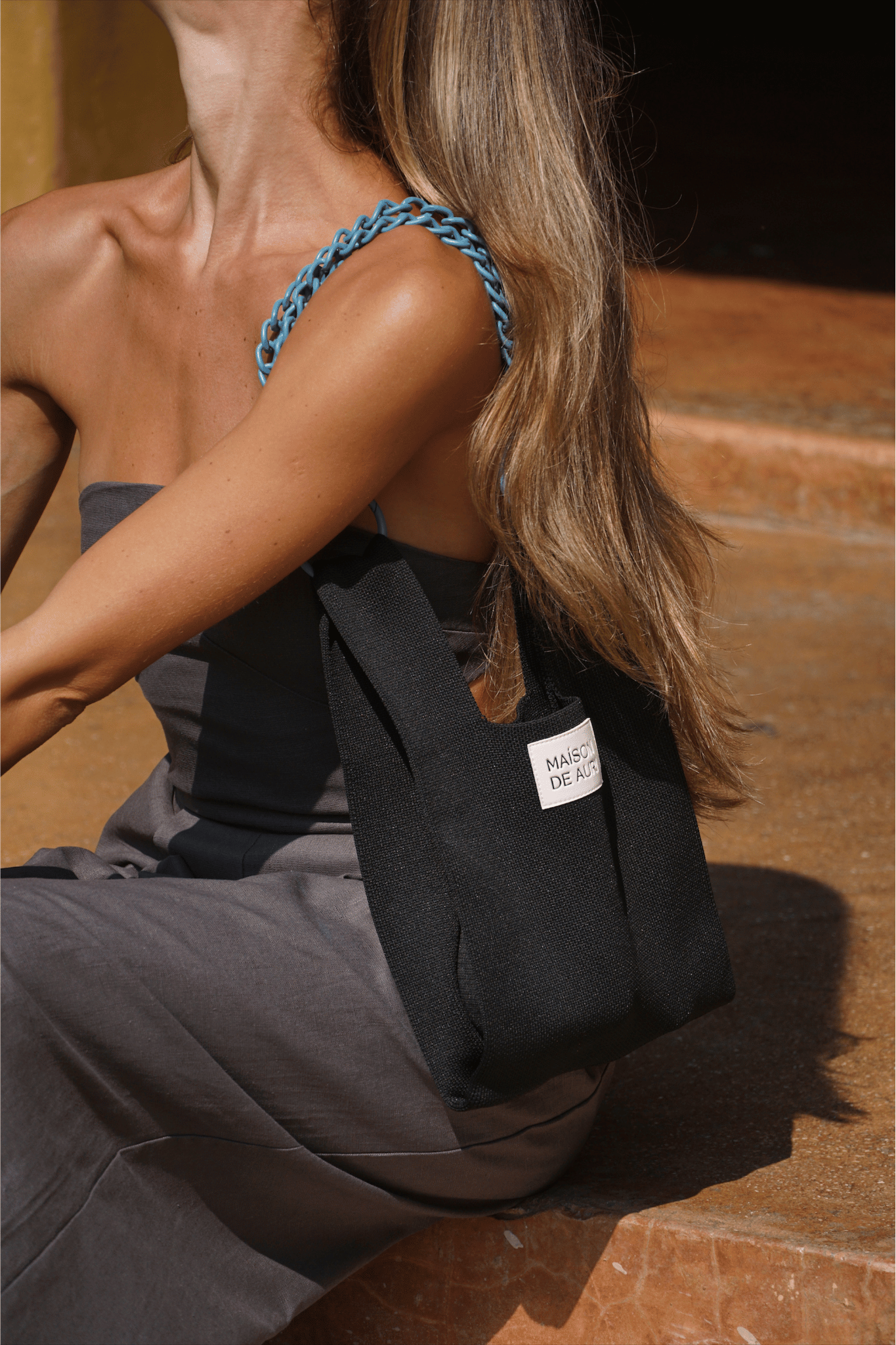 Maison de Auri: Mini Monday Black