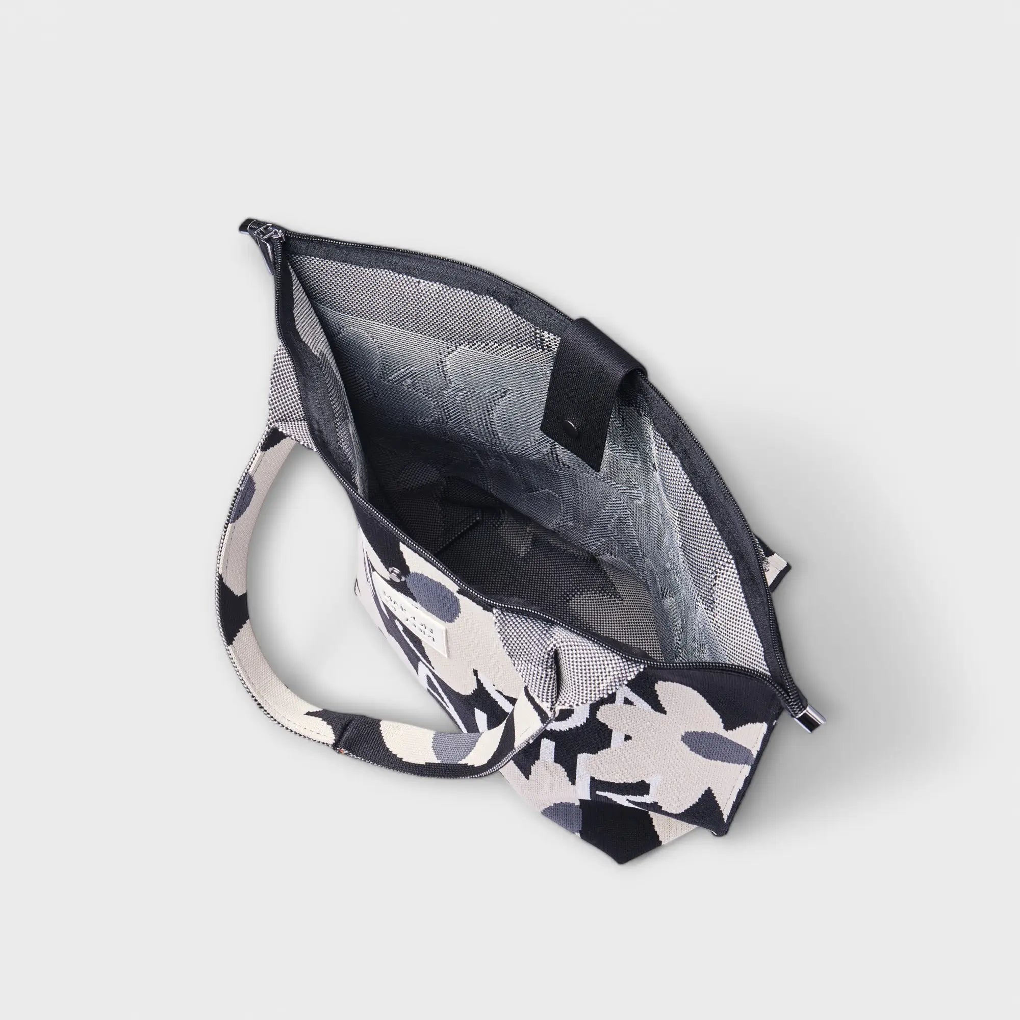 Maison de Auri: Poche Grande Happy Black