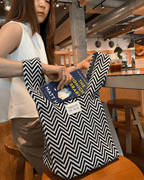 Maison de Auri: Jumbo Chevron Black