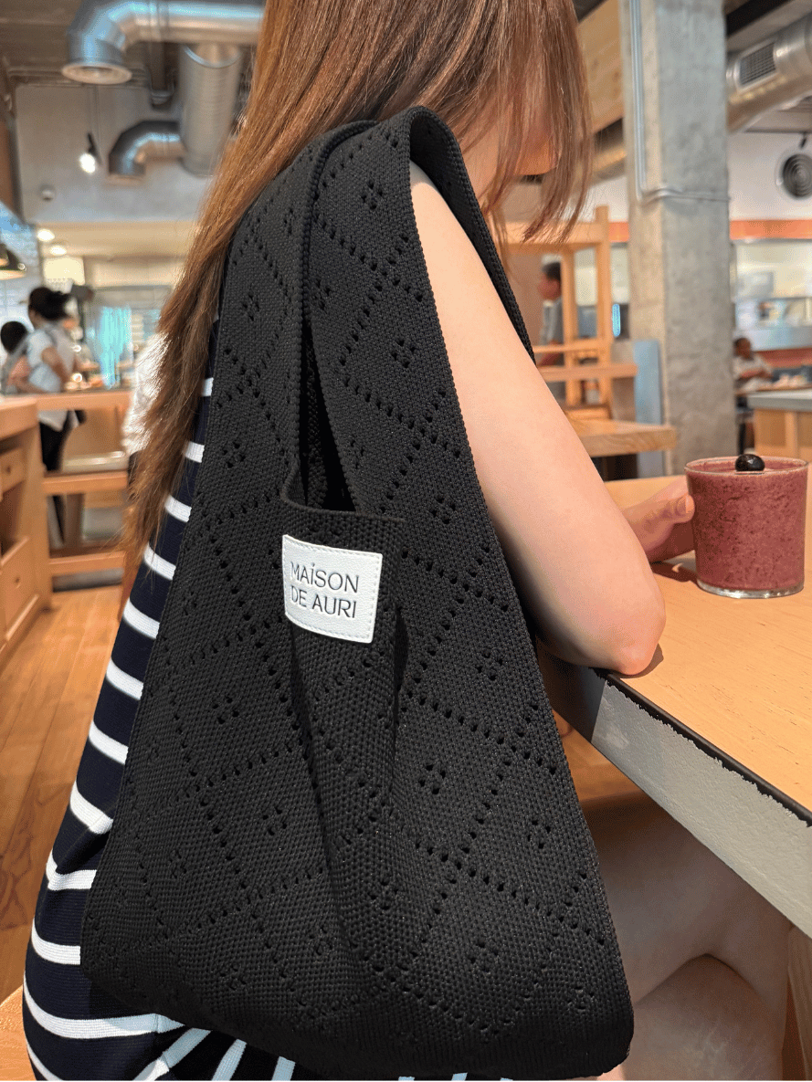 Maison de Auri: Jumbo Black