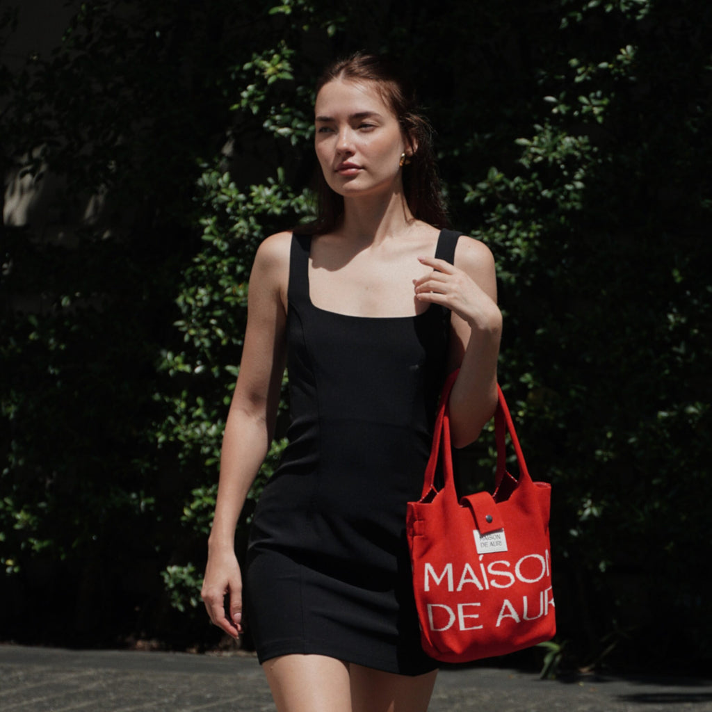 Maison de Auri: Poche Sport Red