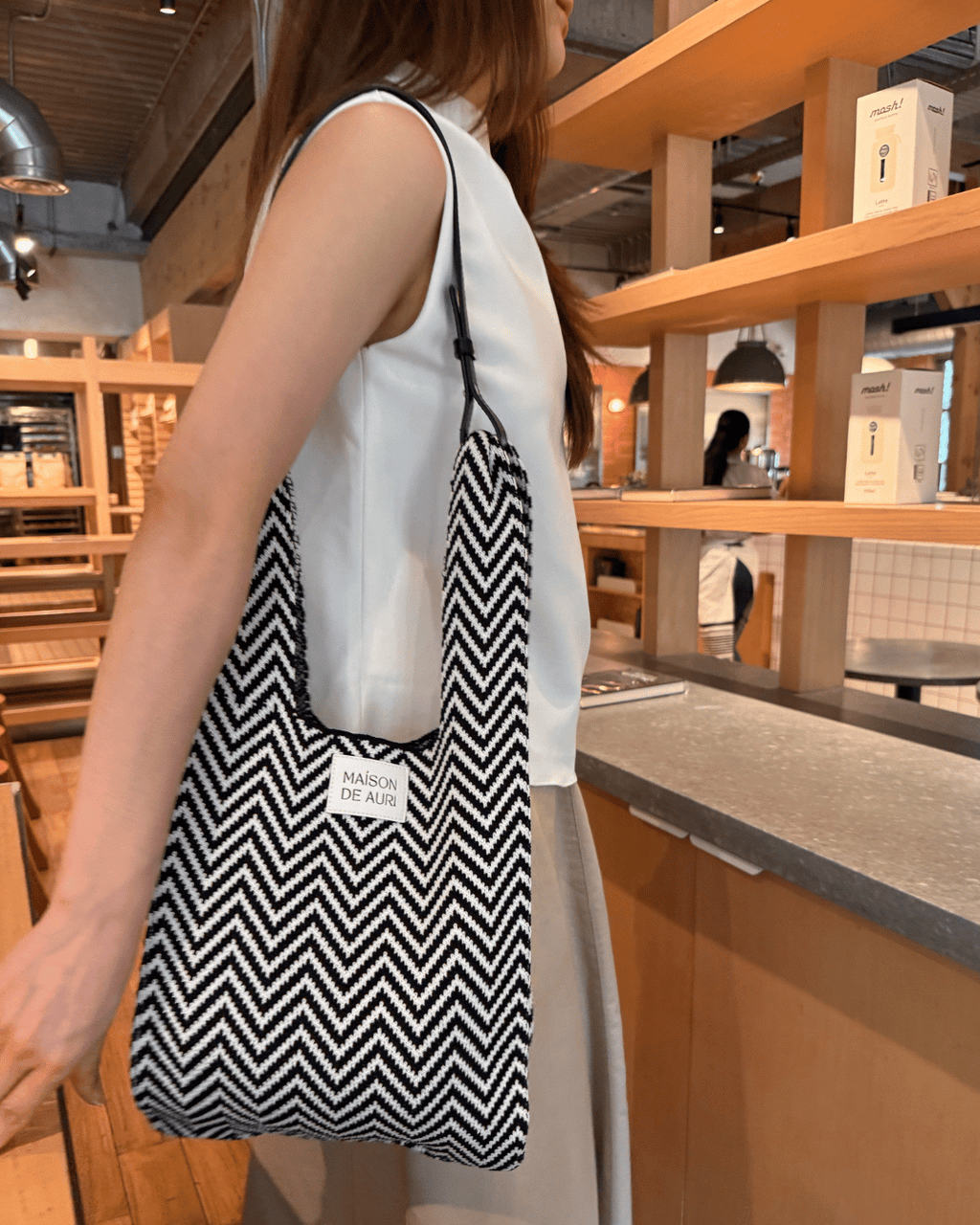 Maison de Auri: Jumbo Chevron Black