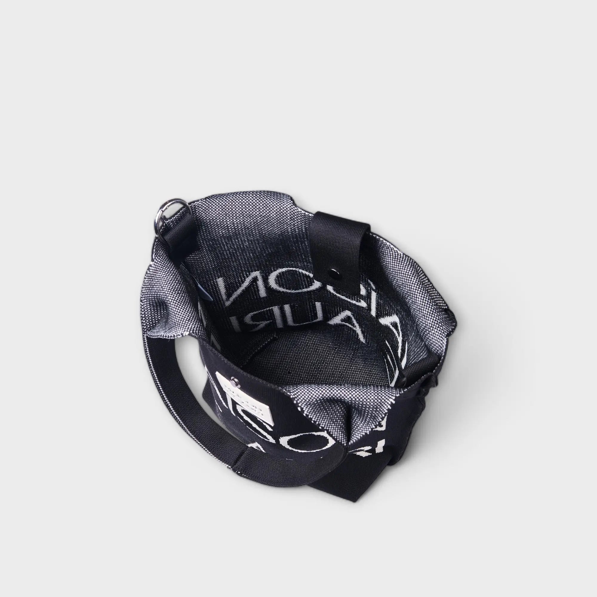 Maison de Auri: Poche Sport Black